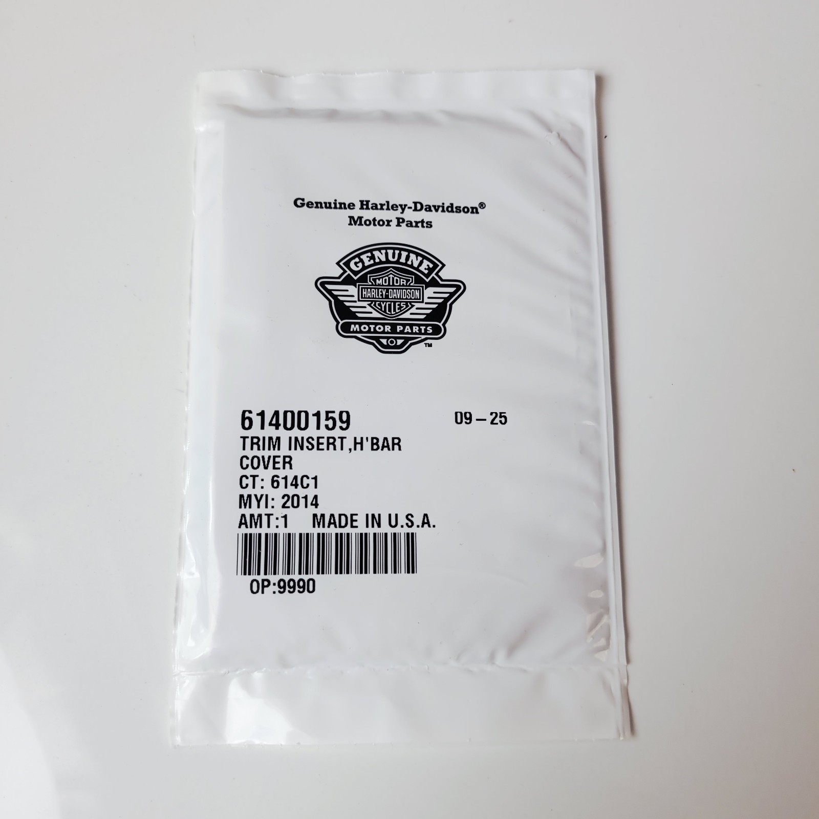 Harley-Davidson 2014-2025 Road King Black Handlebar Medallion Insert 61400159