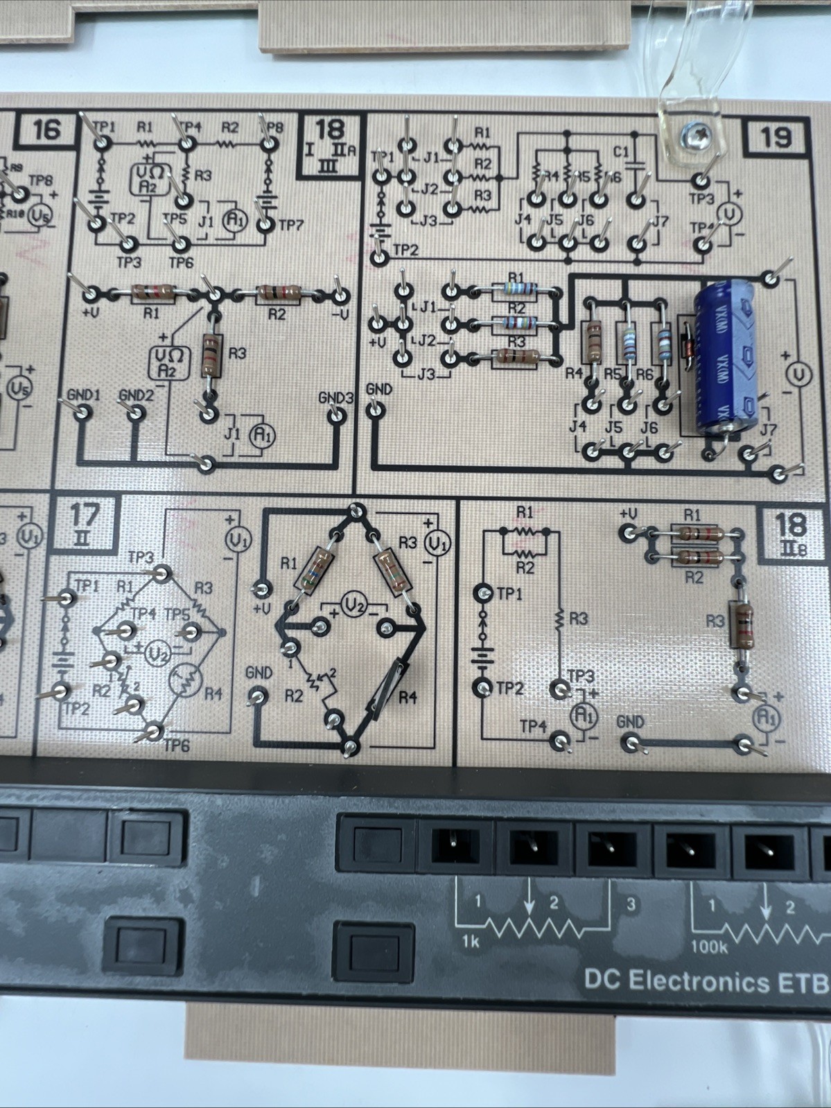 Heathkit Educational Systems ETB 6101 DC Electronics 5 Circuit boards with Case