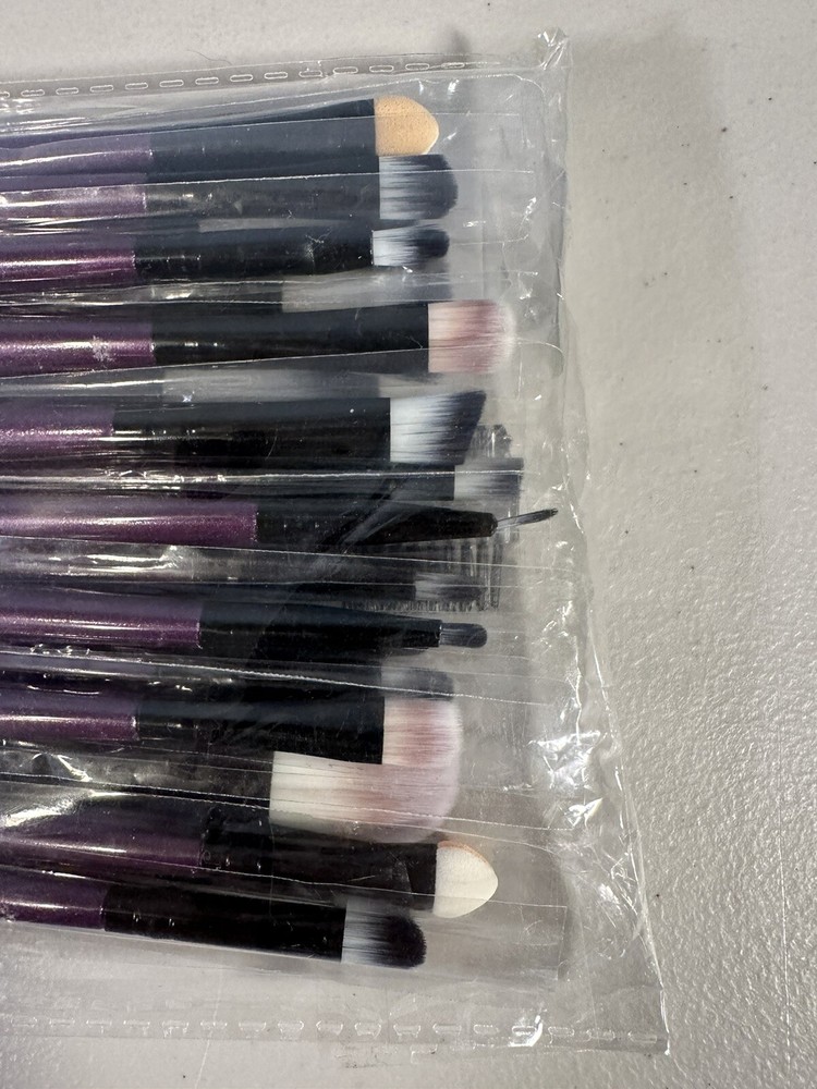 25 Pack Purple & Black Make-up Brushes & Accessories