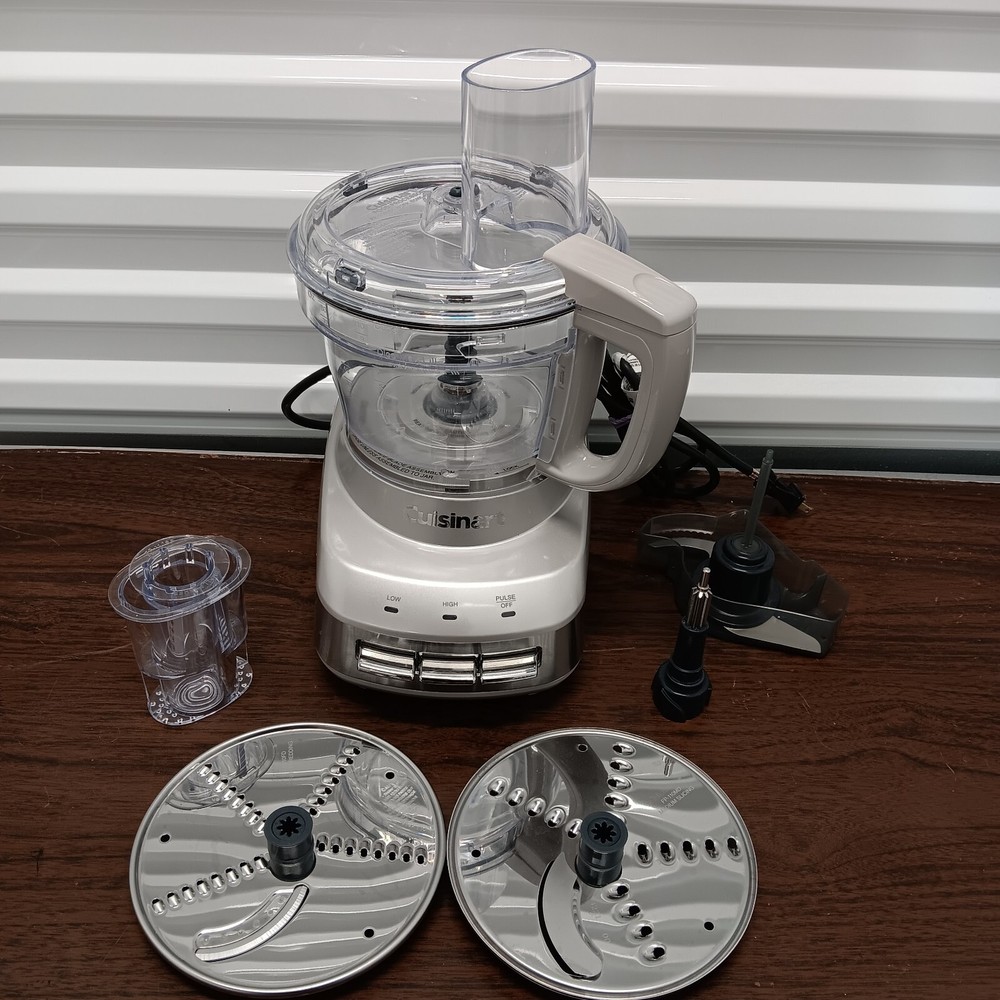 Cuisinart  Food Processor. NICE!