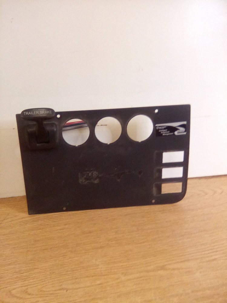 Freightliner Cascadia Dash Panel With Trailer Brake