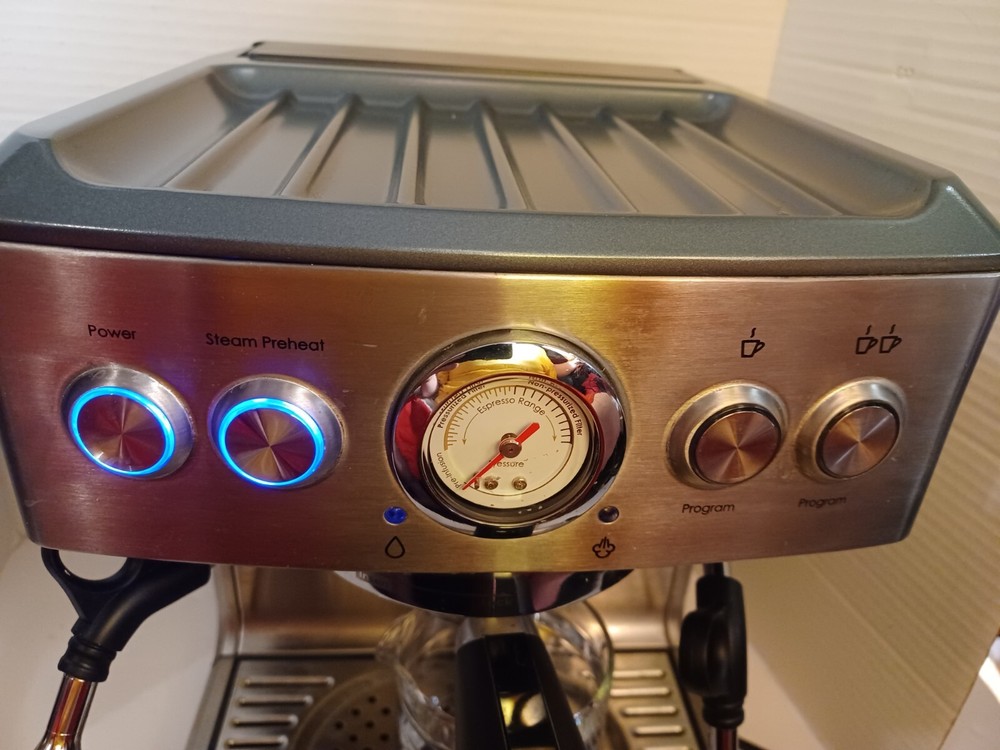 Bella Pro Series 19 Bar Espresso Maker TSK-1859B InGood Condition
