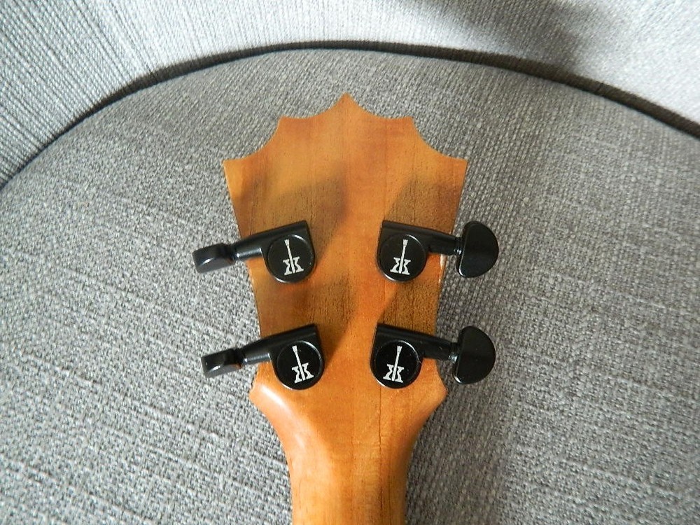 Ukulele, tenor, Koaoha Opio