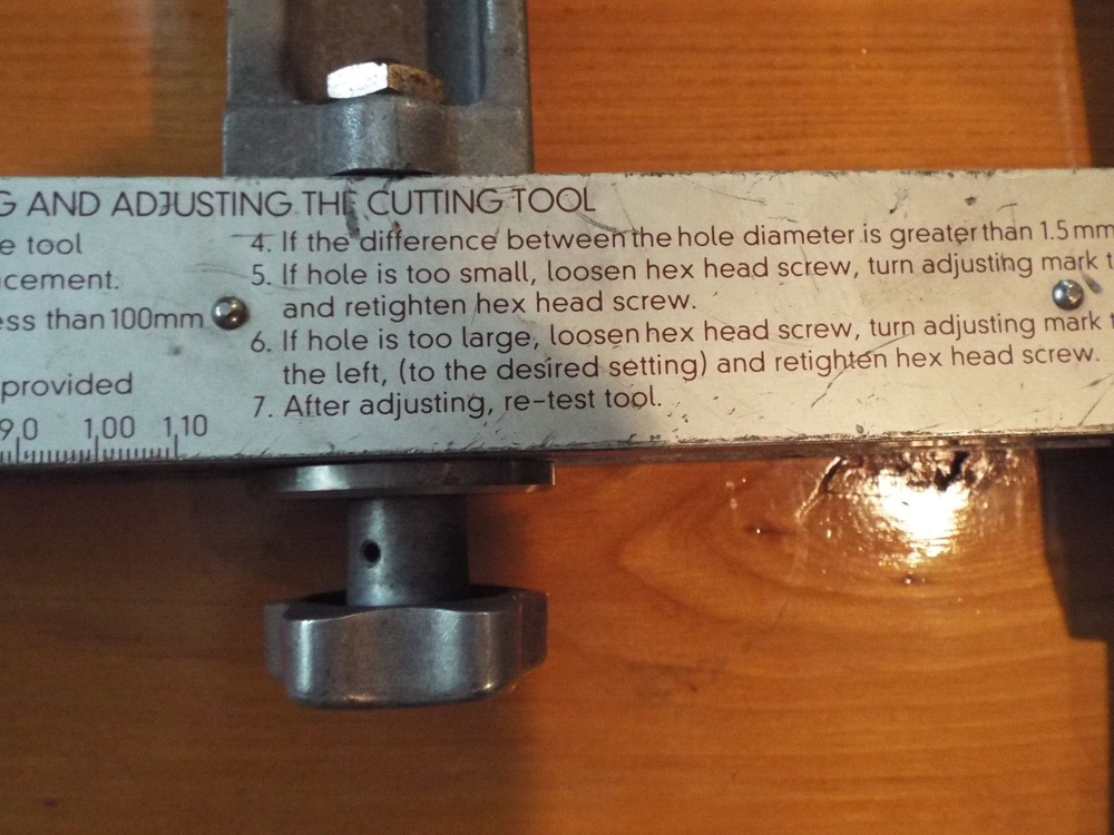 Rxs cable sheath cutter for longitudinal cutting