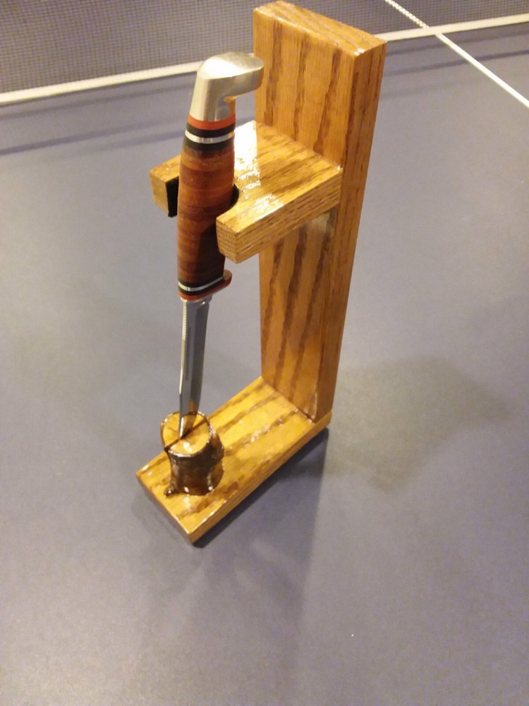 knife Display Stand. (VERTICAL)