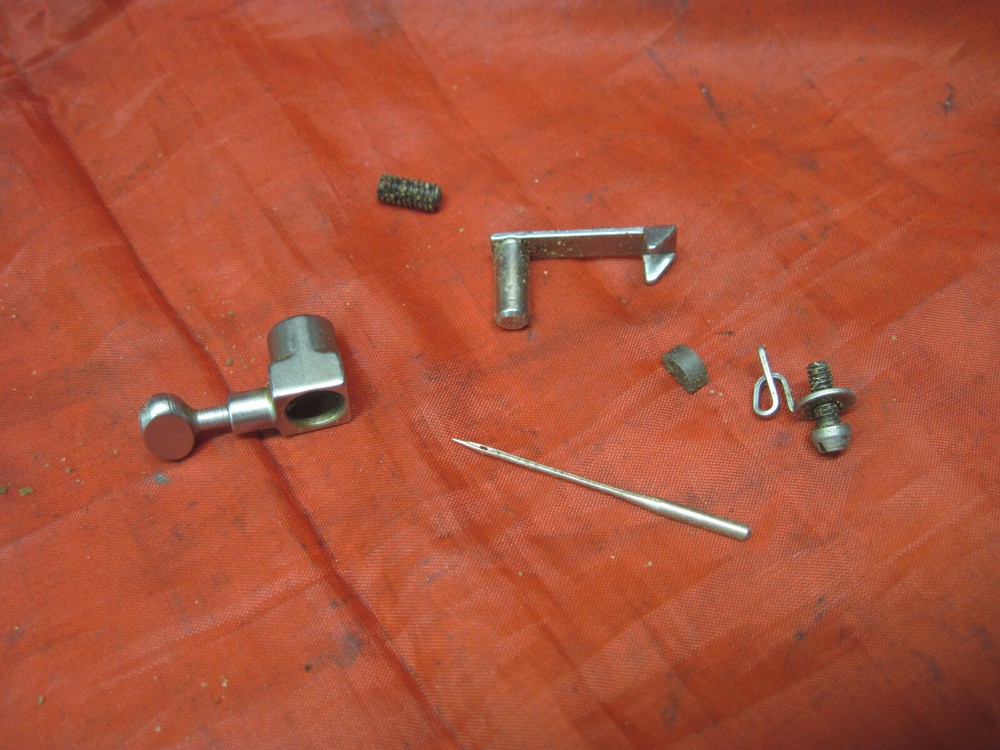 Singer Touch & Sew 758 Sewing Machine Needle Clamp Guide