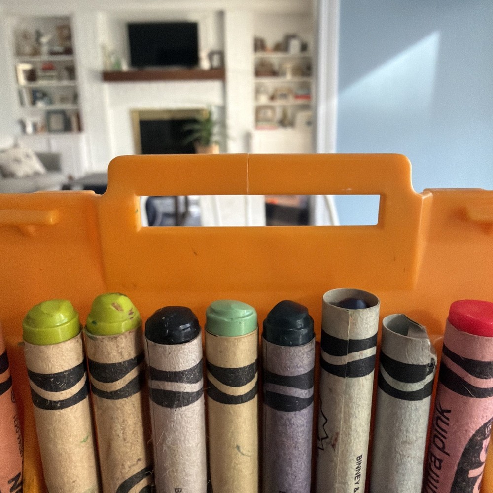 Vintage Crayola 72 Crayon Portable Plastic Yellow Storage Case With Sharpener