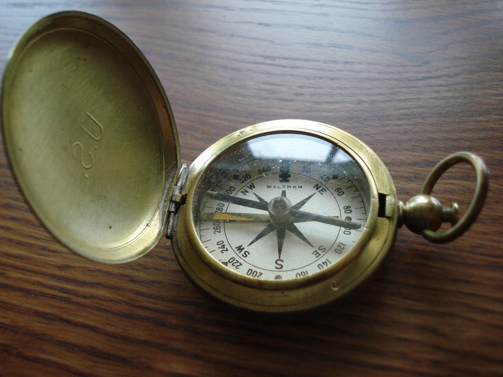 REAL NICE ,SCARCE,WW-2 BRASS WALTHAM COMPASS W/ORIGINAL POUCH AND BOX W-24