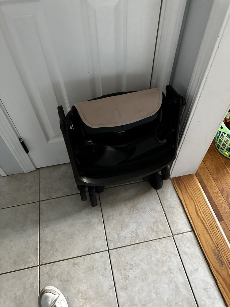 Bugaboo Butterfly 2 Lightweight Stroller Beige/Black Folding Single