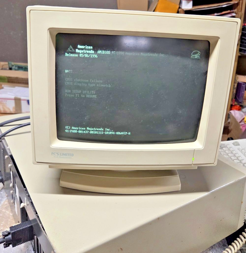 Vintage 1988 PC's Limited/Dell B&W 12" VGA monochrome CRT monitor, still working