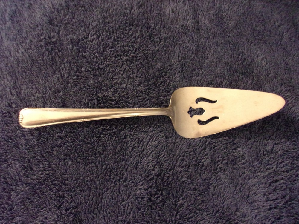 Silco Stainless U.S.A Pie Server Pierced 9.5"