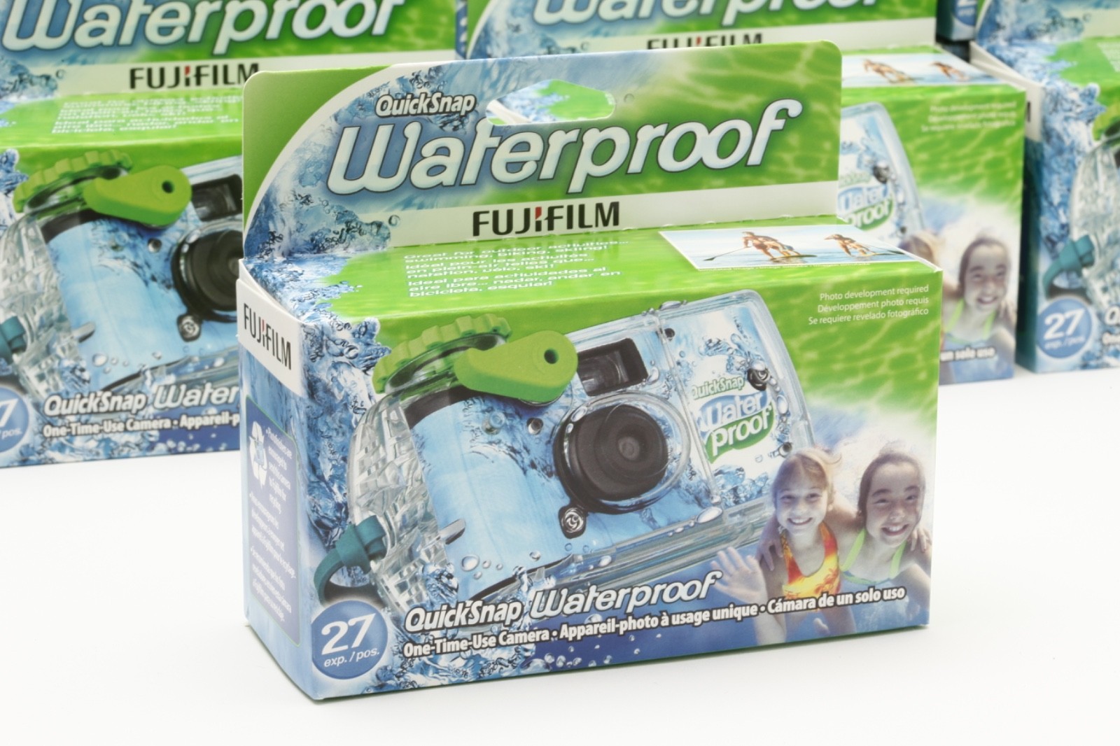 FUJIFILM QuickSnap 800 Waterproof 35mm One-Time-Use Disposable Camera #33210