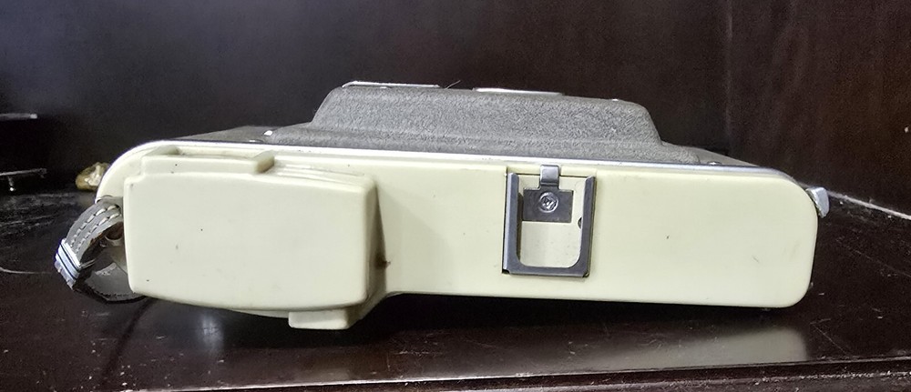 Vintage Polaroid Land Camera Model 80-A Untested