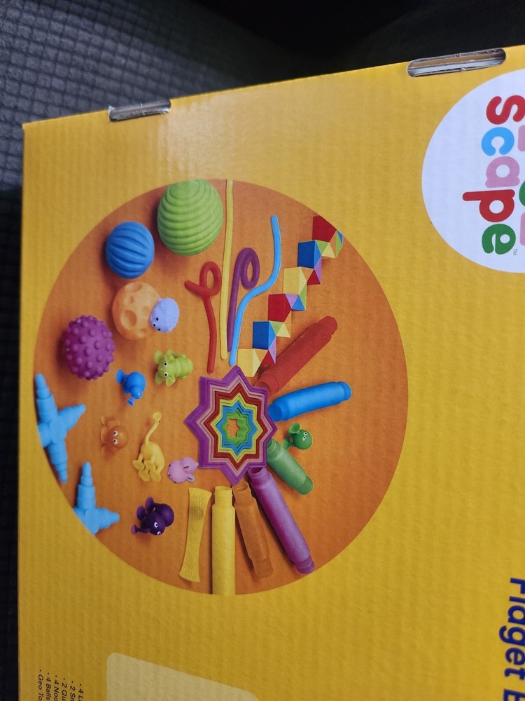 Giggle Scape Fidget Box