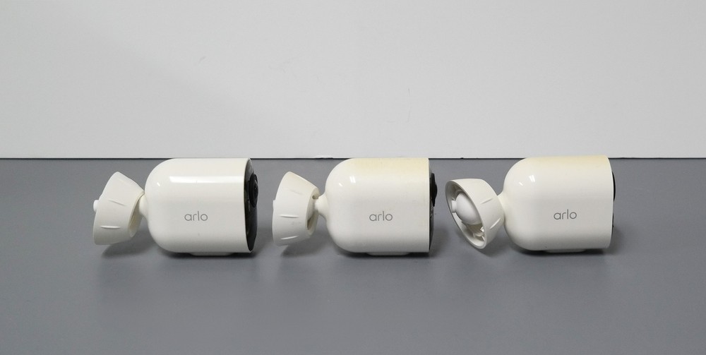 Arlo Ultra2 VMS5340-2BYNAS 4K Spotlight Cameras Security Bundle 3-Pack