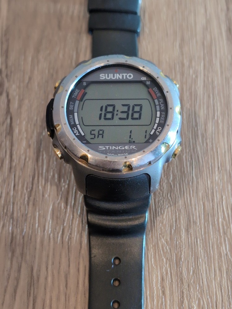 SUUNTO dive computer Stinger Titanium New Battery.