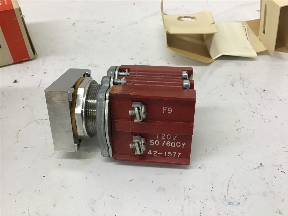 Cutler Hammer E30CA Oil Tight Push Button