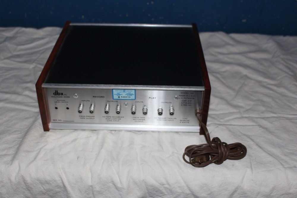 DBX II 122 noise reduction unit