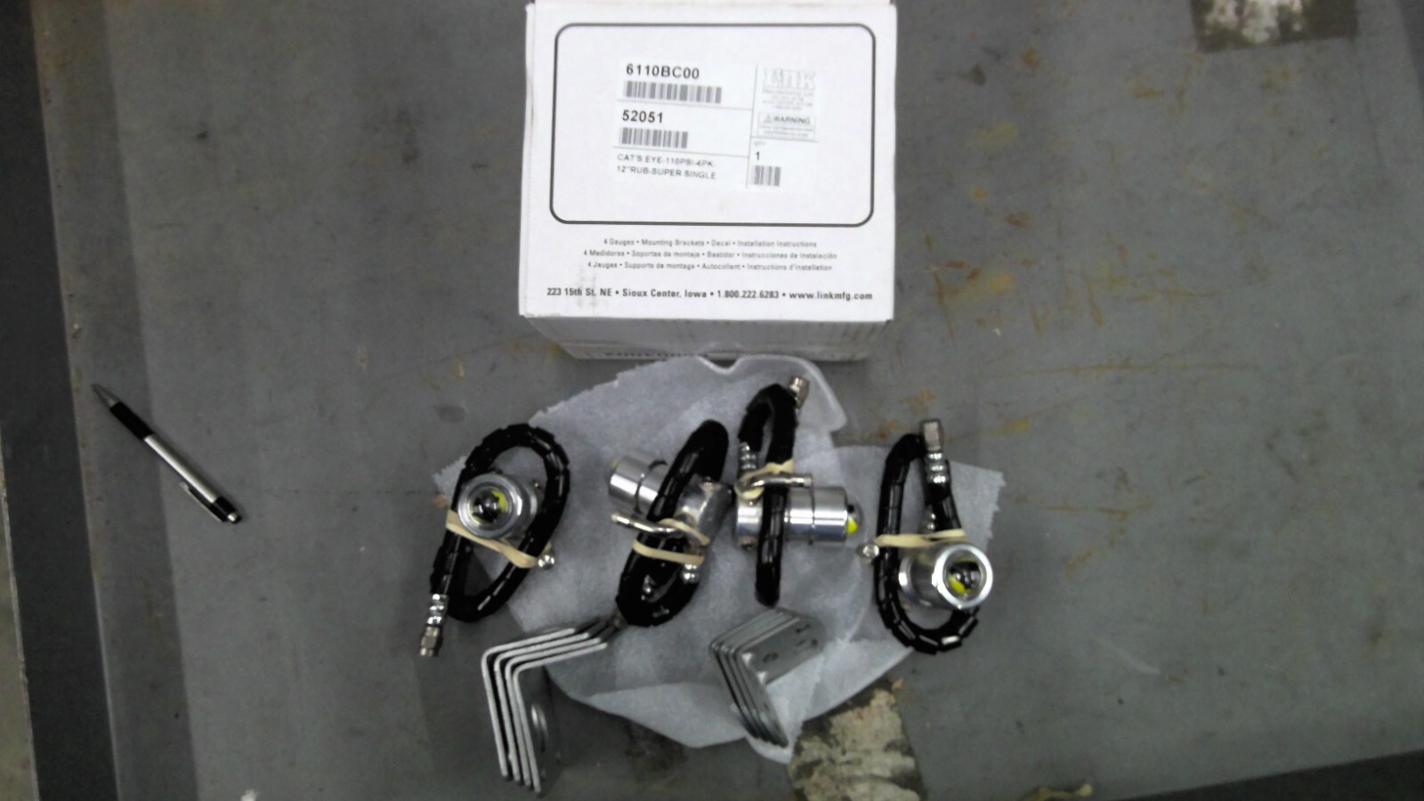 6110BC00 CATS EYE DUAL TIRE PRESSURE EQUALIZATION SYSTEM 4 UNIT PACK - 110 PSI