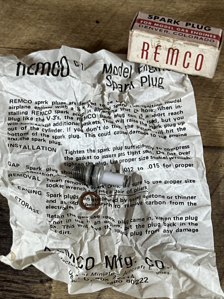 REMCO*MODEL AIRPLANE ENGINE PART*SPARK PLUG*C-1*SP*NOS*SAI