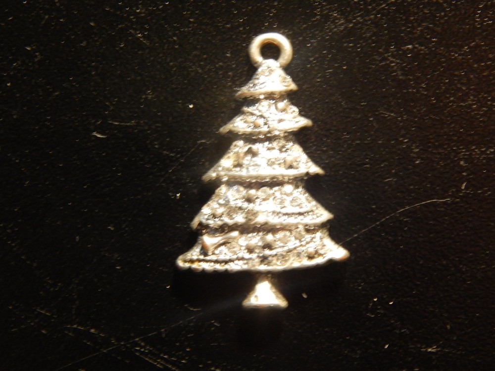 CHRISTMAS TREE CHARM! BB461XXX