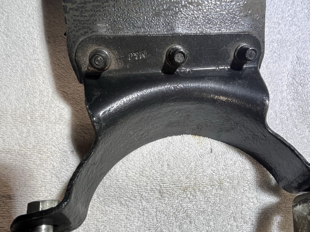 Peterbilt 359 exhaust bracket 14-13846
