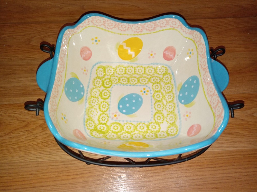 6 Piece Temptations Old World Easter Style bakeware And Carrying Baskets