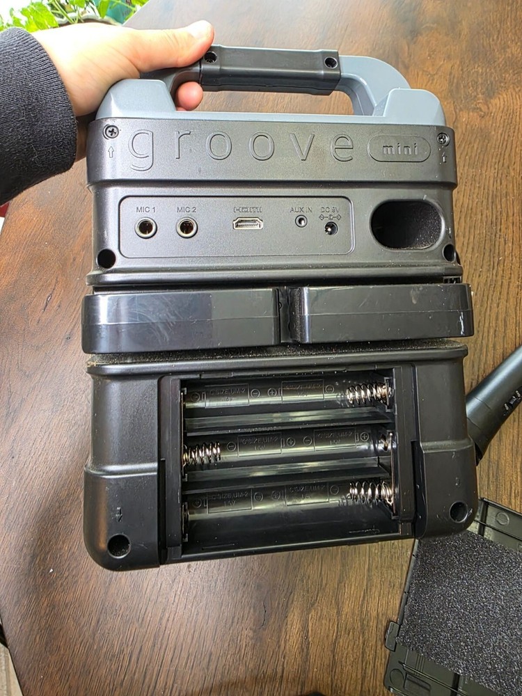 The Singing Machine SML2400 Groove