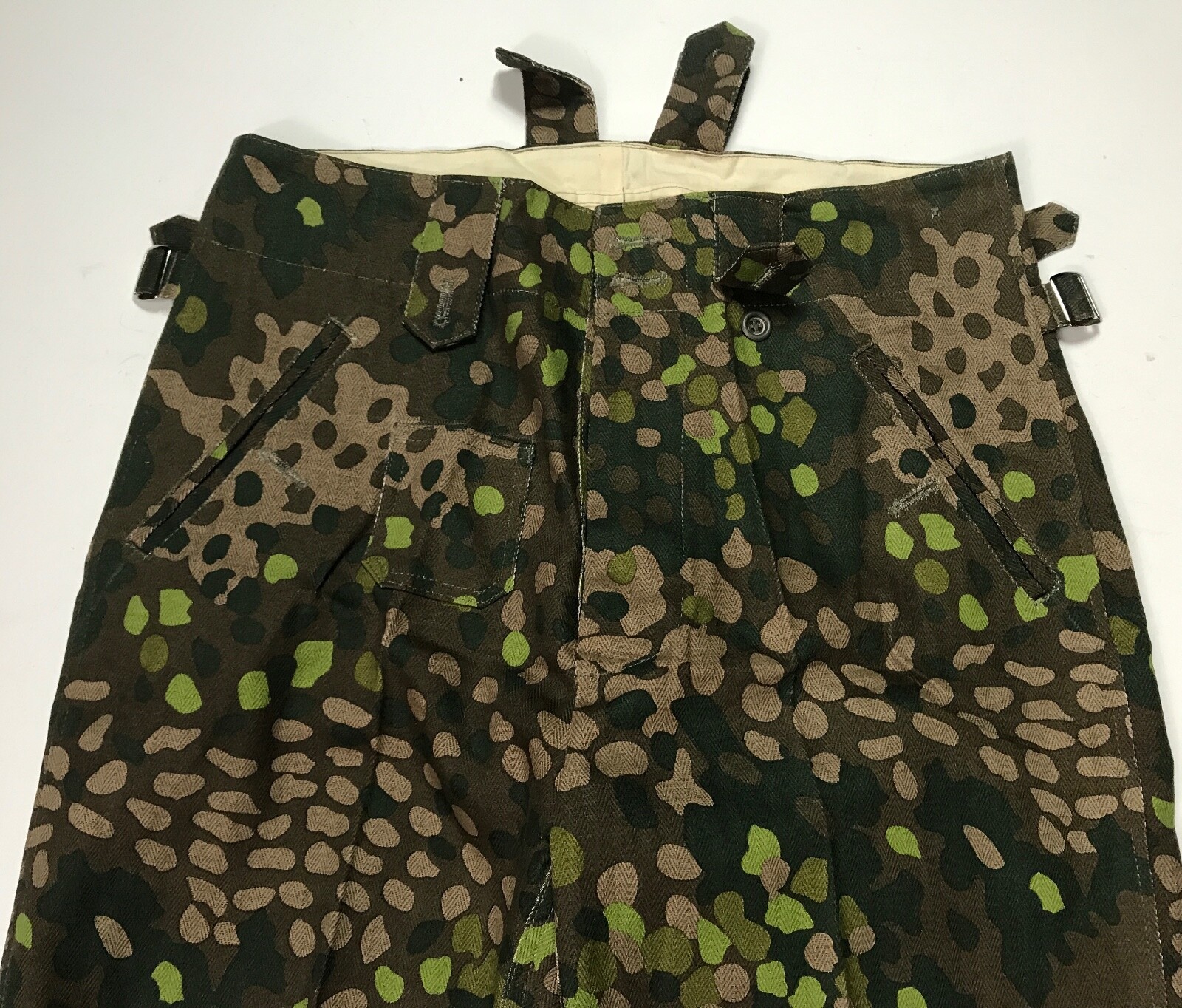 WWII GERMAN WAFFEN DOT 44 CAMO FIELD TROUSERS- SIZE 3 34-36 WAIST