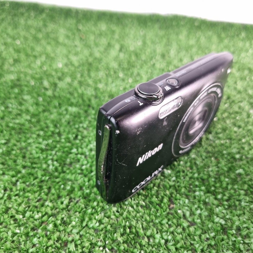 Nikon Coolpix S3300 - 16MP Camera BLACK
