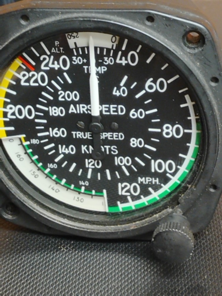 United Instruments, Inc. Airspeed Indicator P/N: 8125, Code B229