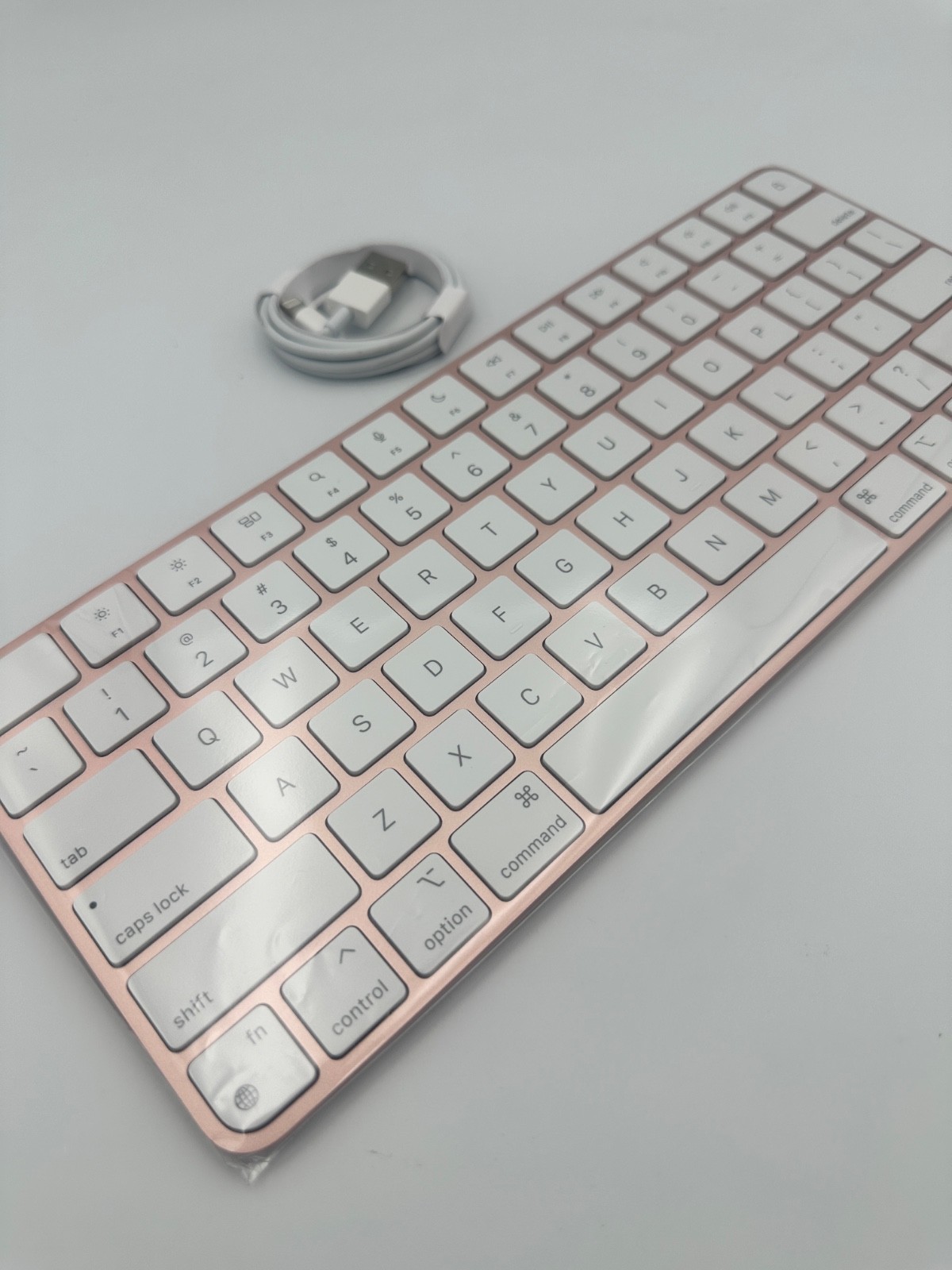 NEW Genuine Apple magic keyboard for Macs Pink A2450