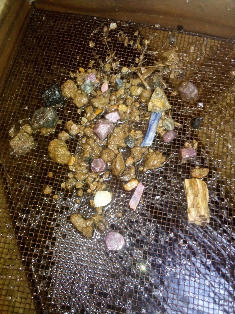 Gemstone Dirt Pay Dirt Bag