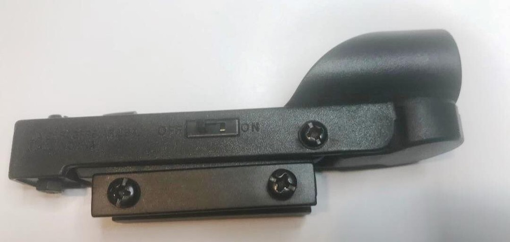 DAISY ELECTRONIC POINT SIGHT 7809, HOLSTER AND BB LOADER PLUS .22 CAL PELLETS
