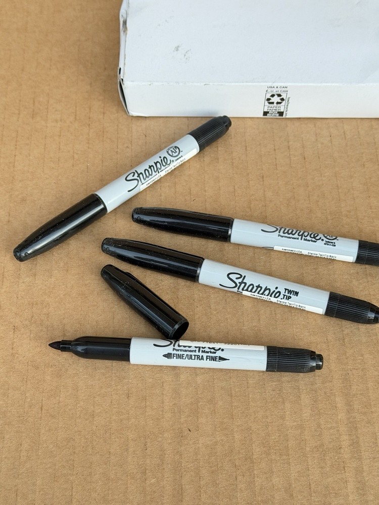 Sharpie Permanent Markers, Fine Point, Black, 10 Count NEW!