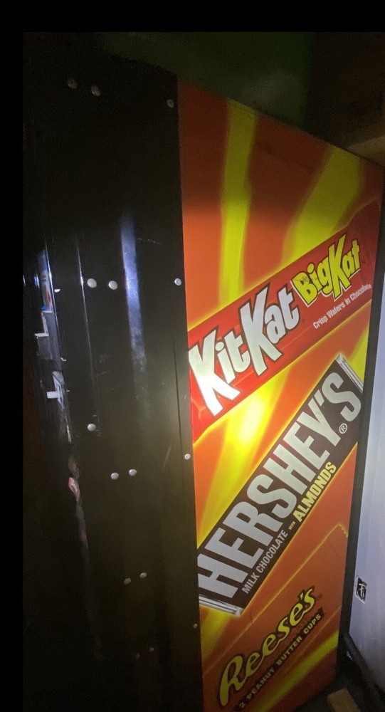 Reese’s Vending Machine