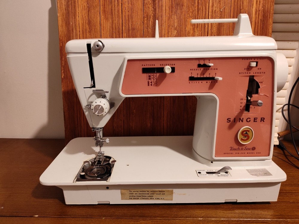 Vintage Singer Sewing Machine For Parts