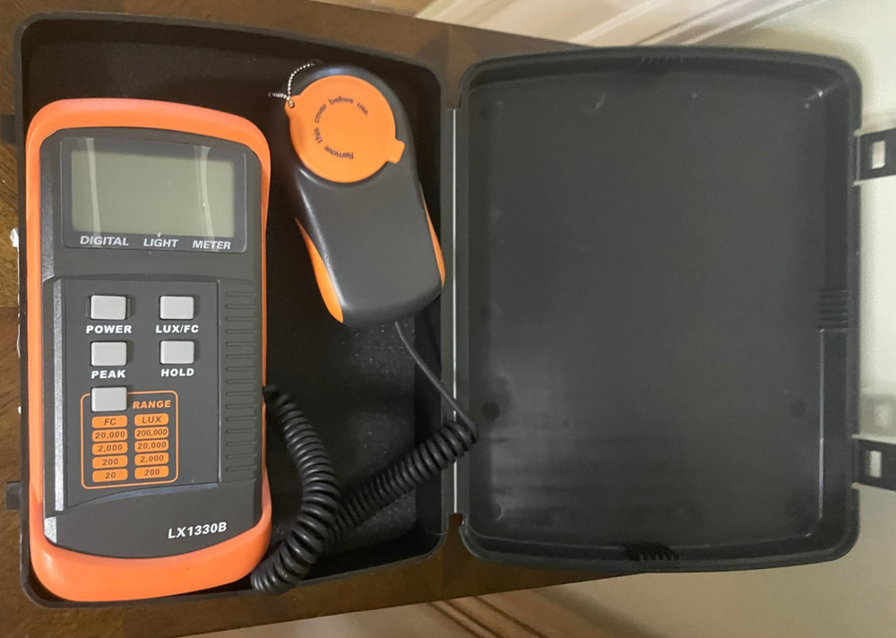 Digital Lux Meter LX1330B