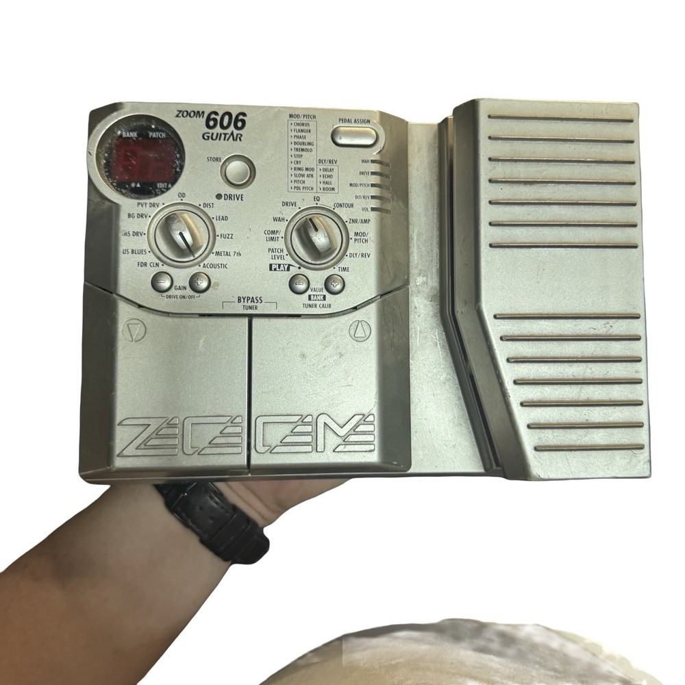 Zoom 606 Guitar Multi-Effects Processor Pedal Pre-owned