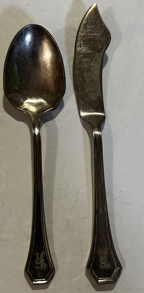 22 pc VTG Reed & Barton Pat Applied For Silverplate Monogrammed Handle Flatware