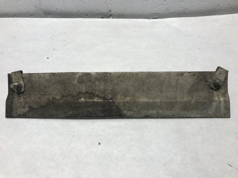 Volvo VNL Brackets, Misc DECK PLATE BRACKETS, 13" X 2.5"