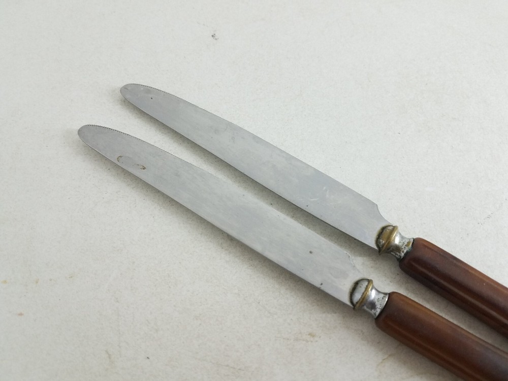 Butterscotch Bakelite Dinner Knives 2 pcs Brown Handles