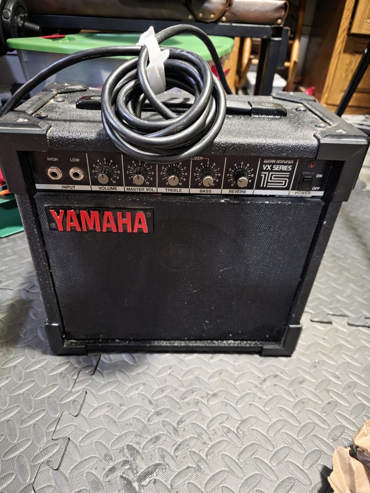 Yamaha VX-15 Guitar Amplifier. Great Condition.