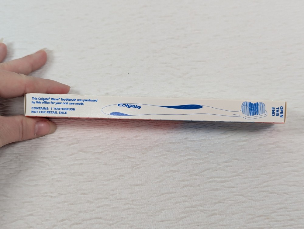 Colgate Wave - Toothbrushes - Adult - Assorted Colors -- 12 Pack