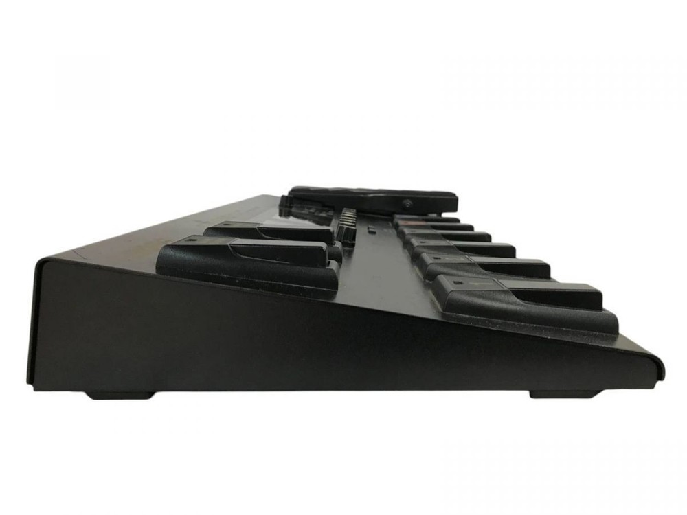 “Cracked display”BOSS GT-100 Multi-Effects Guitar Processor Test Completed