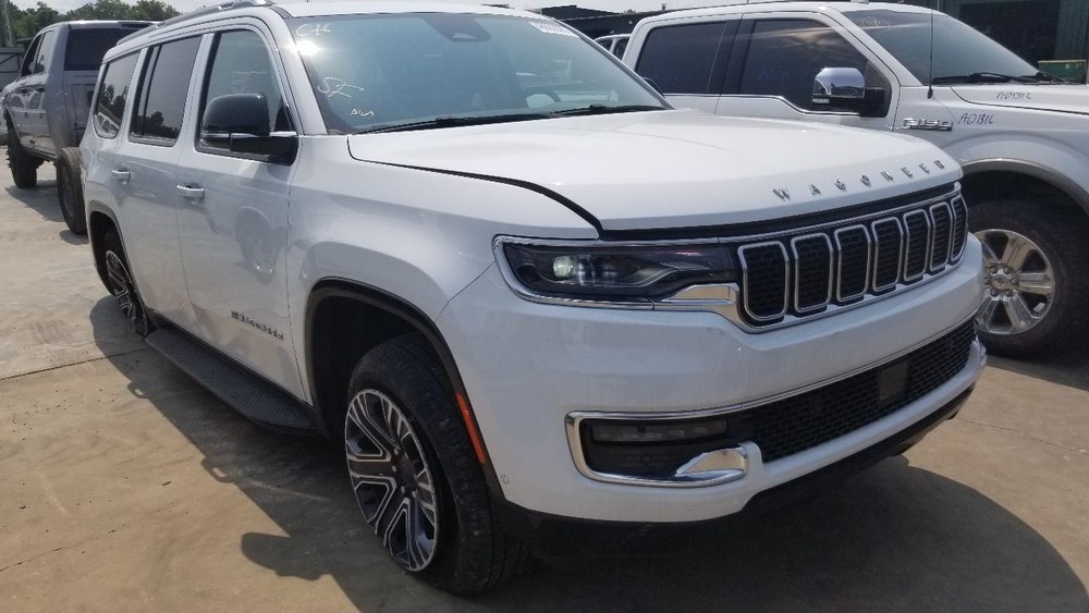 24 JEEP WAGONEER FRONT FACING LONG RANGE CAMERA 68609627AA