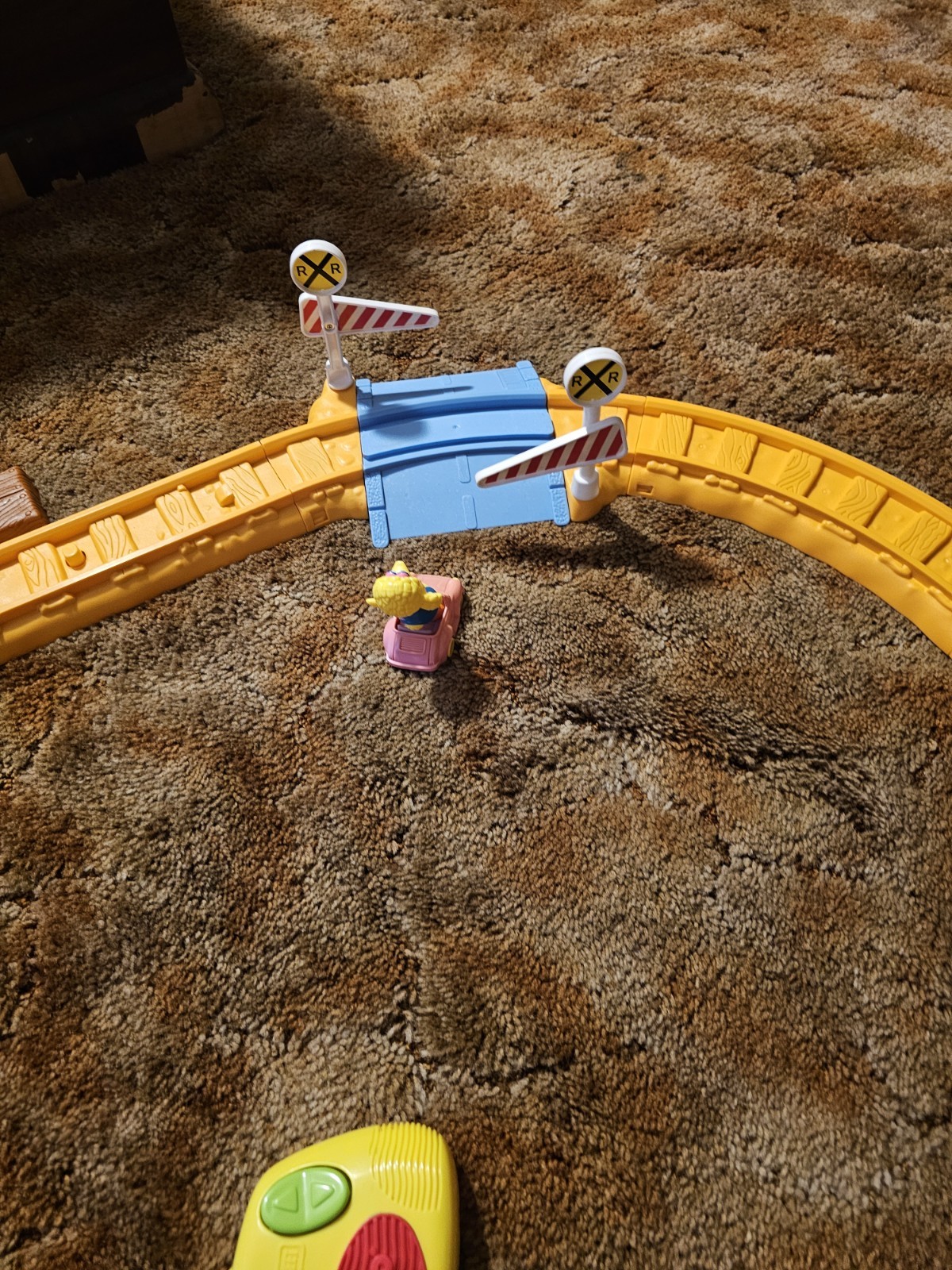 Sesame Street Elmo’s Radio Control Railroad 30 Piece Set