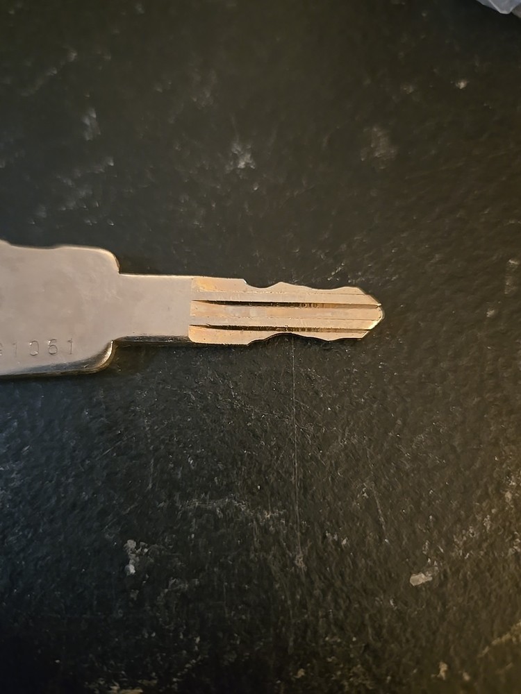 GREENWALD SENTINEL KEY CODED G1061 (3D5)