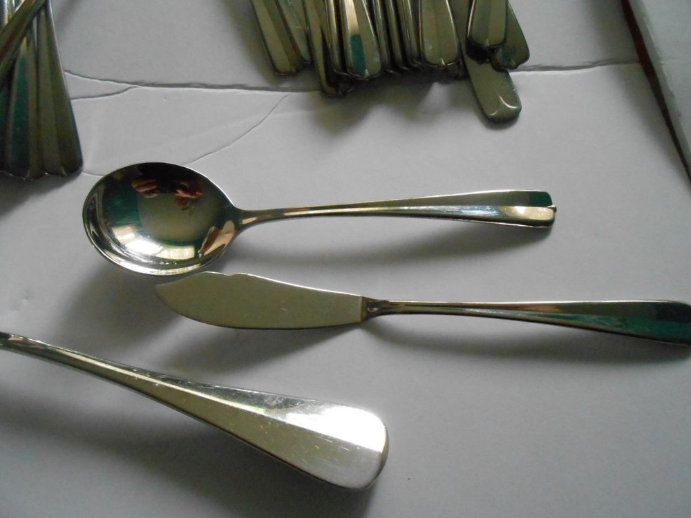 Vintage Oneida Dylan Stainless Steel Flatware 70 pcs