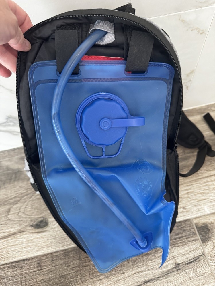 Sprayground Day Backpack Hydration Water Bladder Zipper Pockets Clean Gray